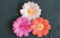 Free Daisy Flower Template in Printable Paper Flower Template