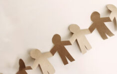 Paper Doll Chain Template &amp; Instructions (Easy Christmas Garland for Holding Hands Printable Paper Doll Chain Template