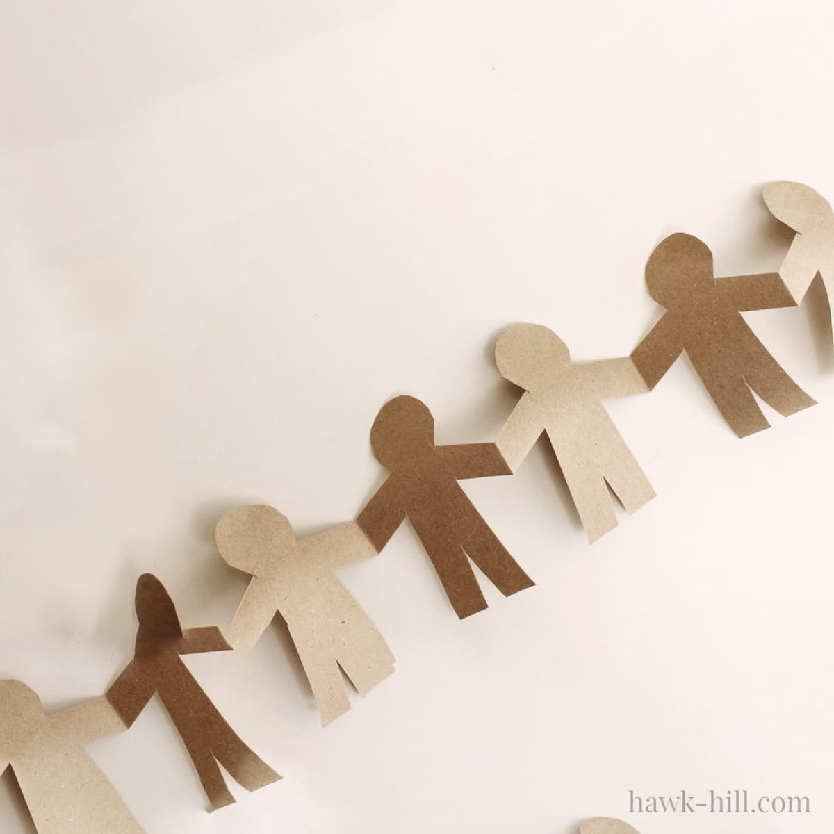 Paper Doll Chain Template &amp;amp; Instructions (Easy Christmas Garland for Holding Hands Printable Paper Doll Chain Template